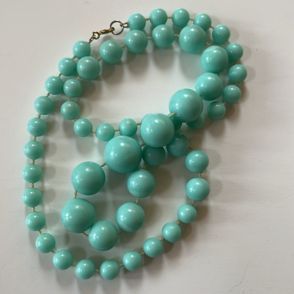 Vintage Resin Bead Neclace - Picture 4 of 4